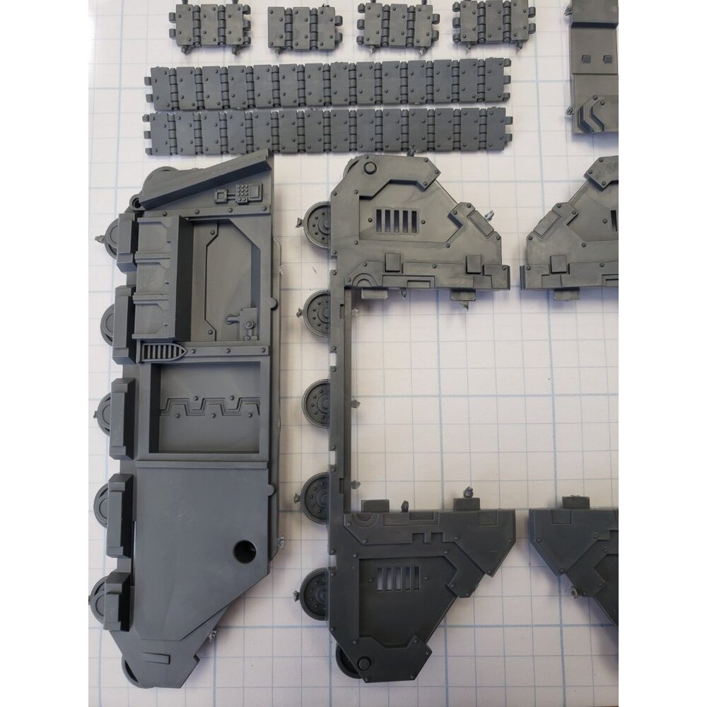 Warhammer 30K Space Marine Bits Deimos Predator Sides Armor Tracks Set - Picture 4 of 7